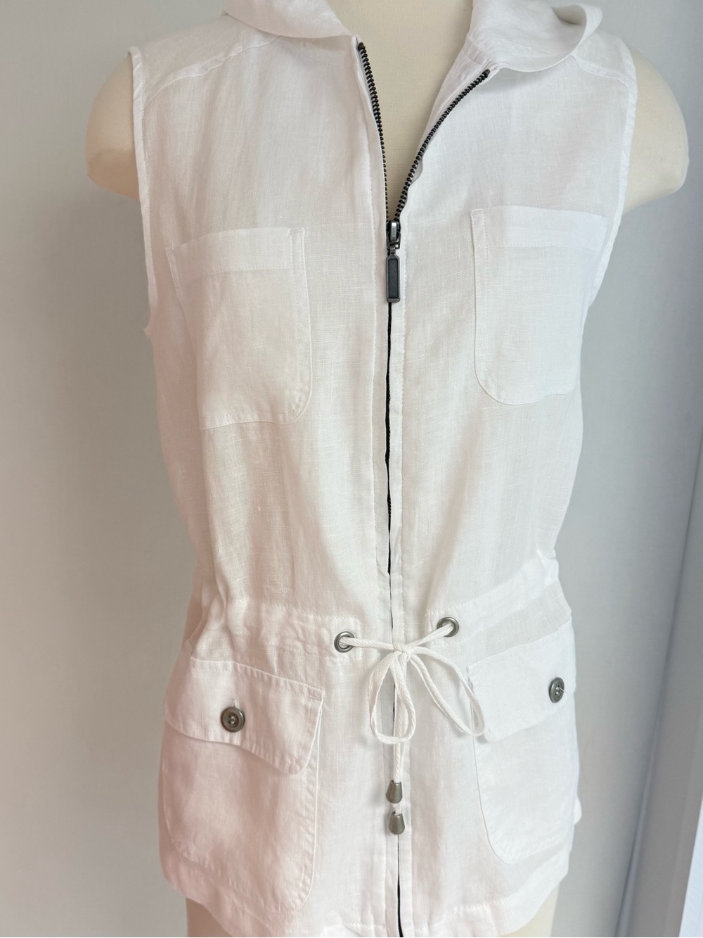 ST. TROPEZ White Linen Zip-Front Sleeveless Vest NWT